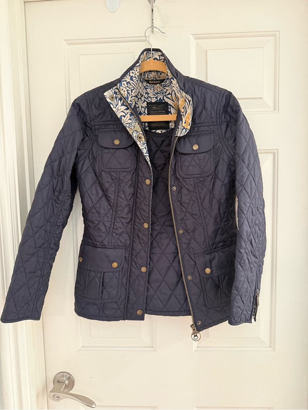 Barbour Manderston 4 pocket William Morris Navy quilted jacket. Size 4 - Picture 3 of 15